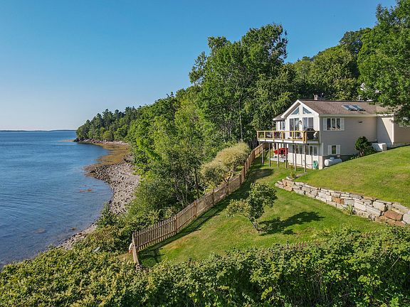 5th image of 220 Shore Road