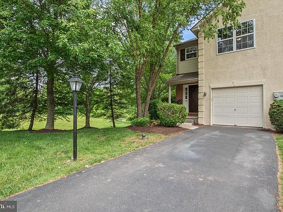 2nd image of 133 Vernon Ct