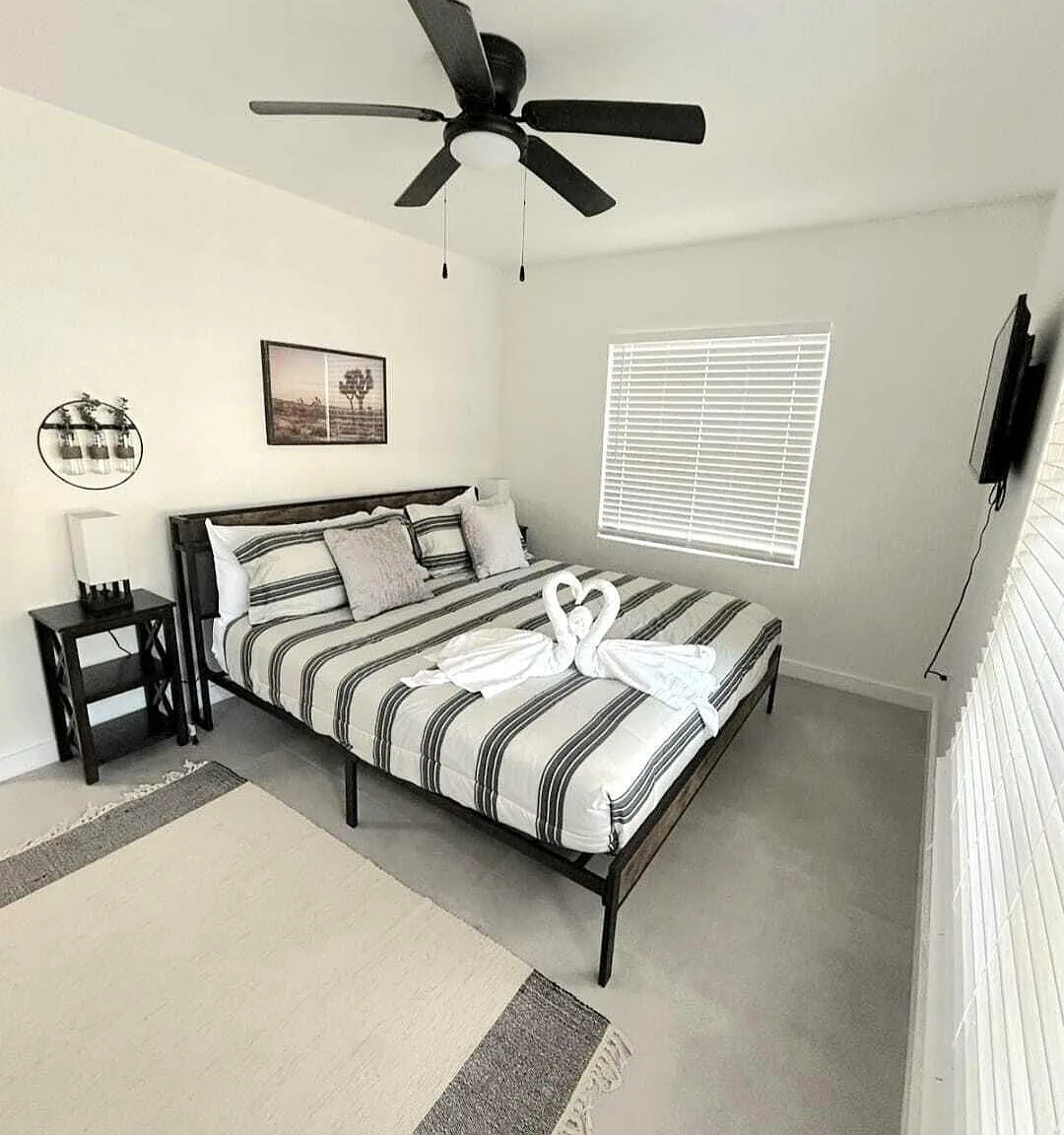 2 bed, 1.0 bath, 2190 sqft, $2,600 — Photo 4