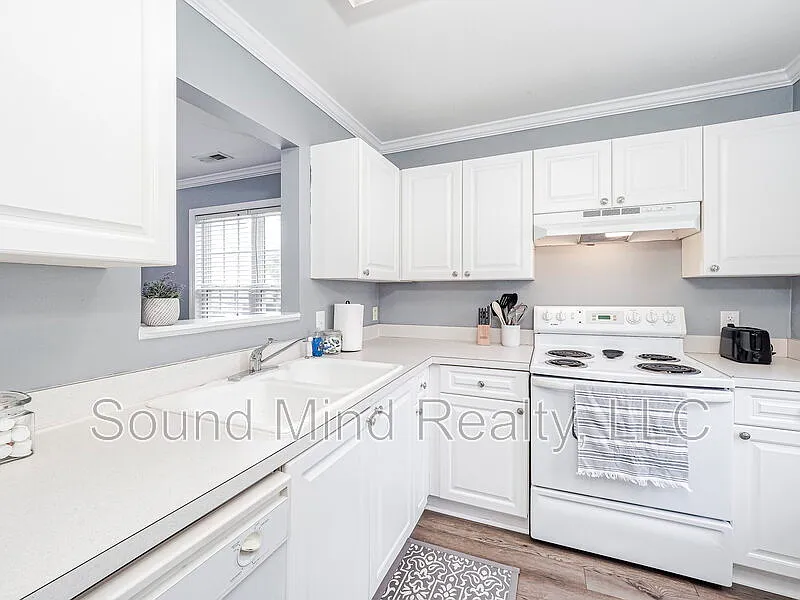 2 bed, 1.5 bath, 1004 sqft, $1,525 — Photo 3