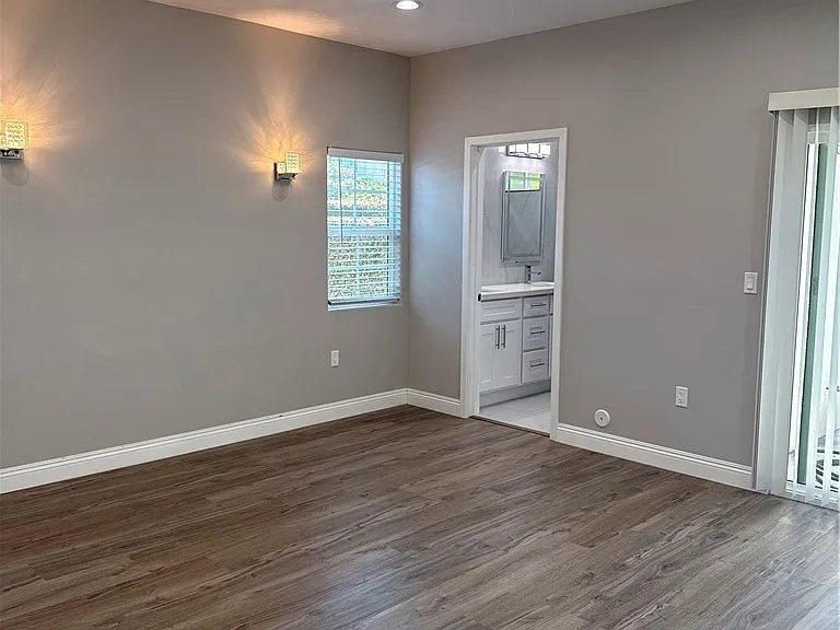 5272 Barcelona Cir — Photo 11