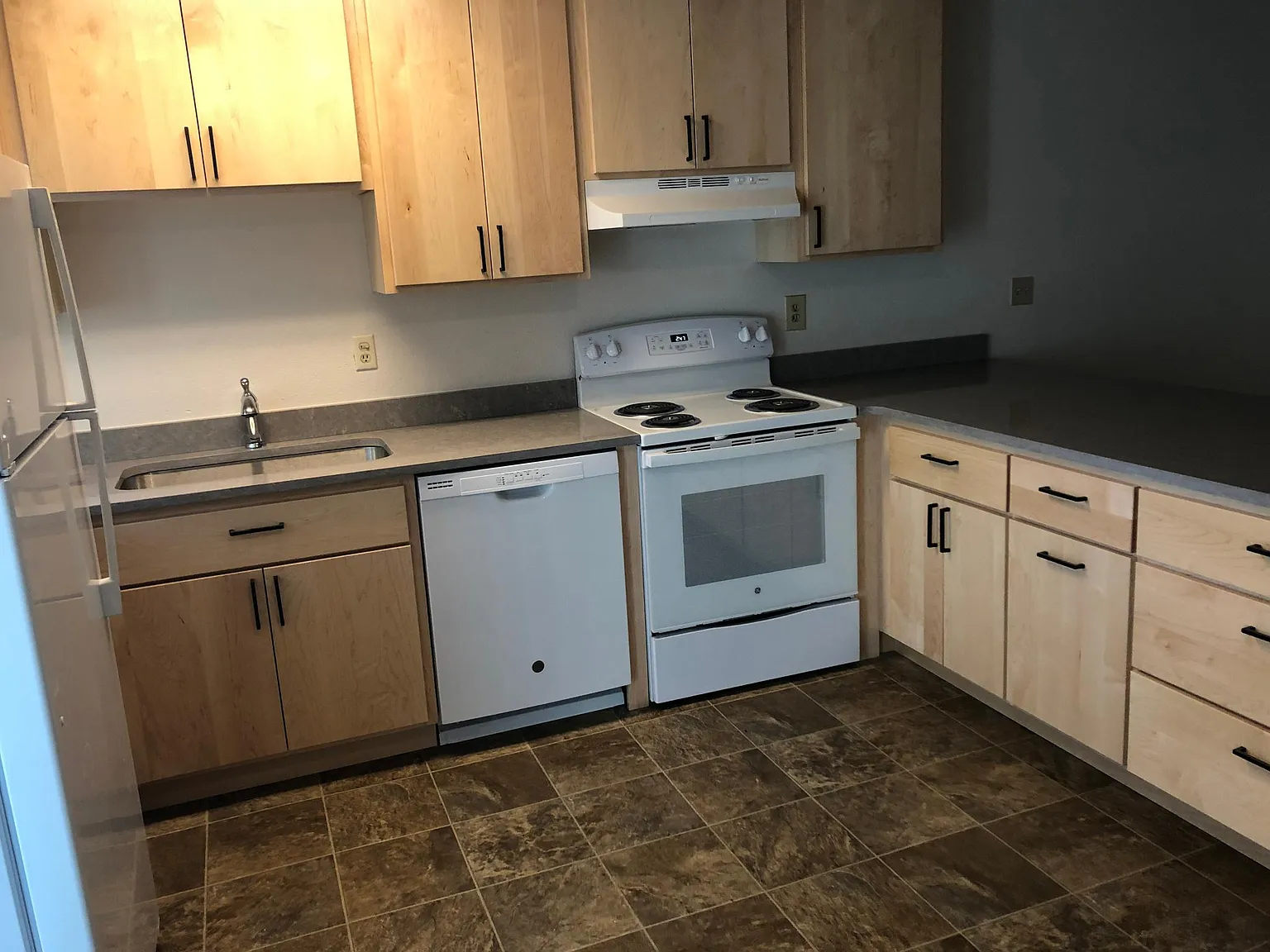 4 bed, 1050 sqft, $1,500 — Photo 4
