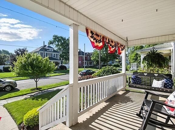4th image of 447 Olney Ave