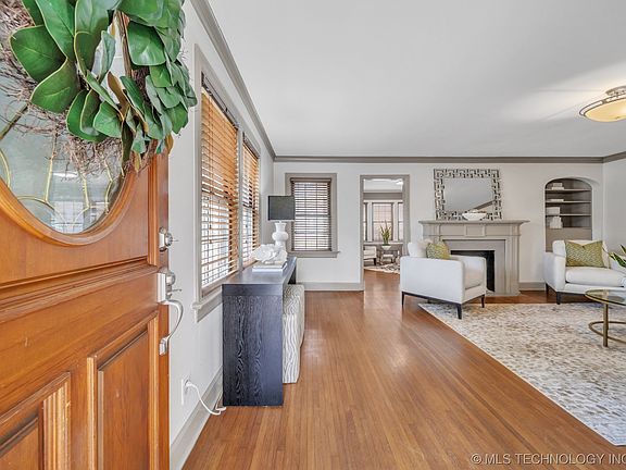 5th image of 2475 E 22nd St