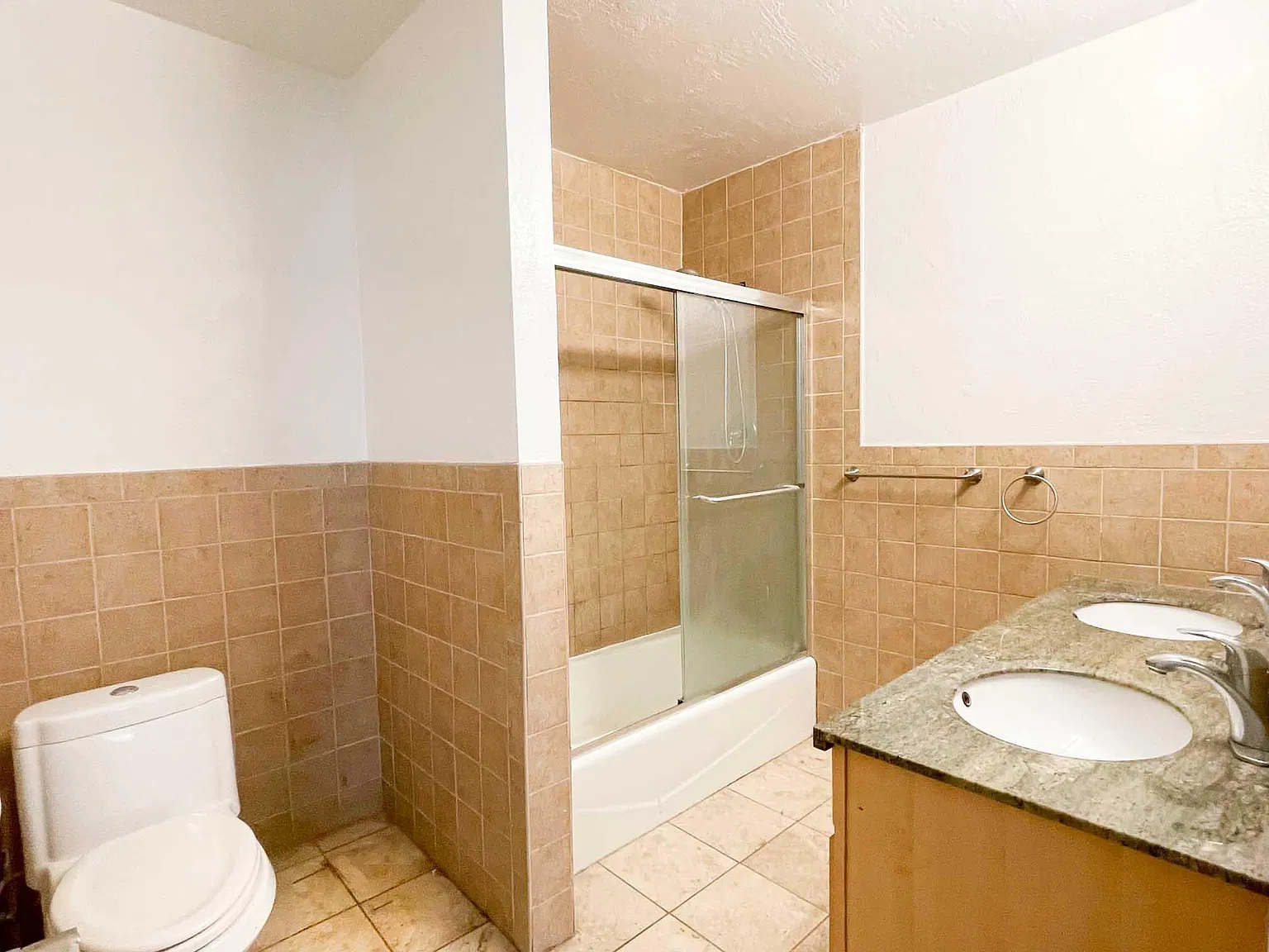 Douglas Dr, San Leandro — Photo 2