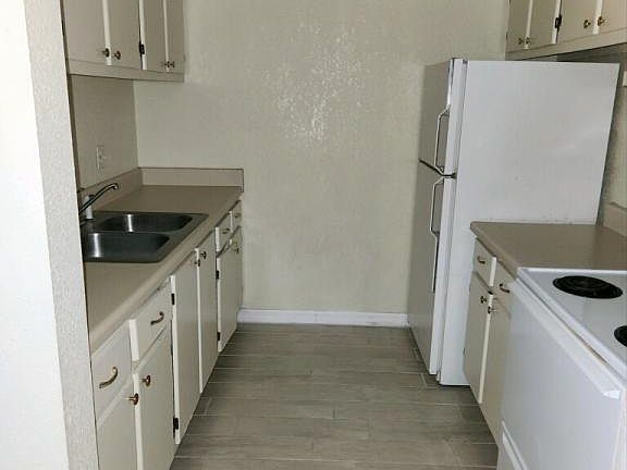 4th image of 2170 Knox Mc Rae Dr #38