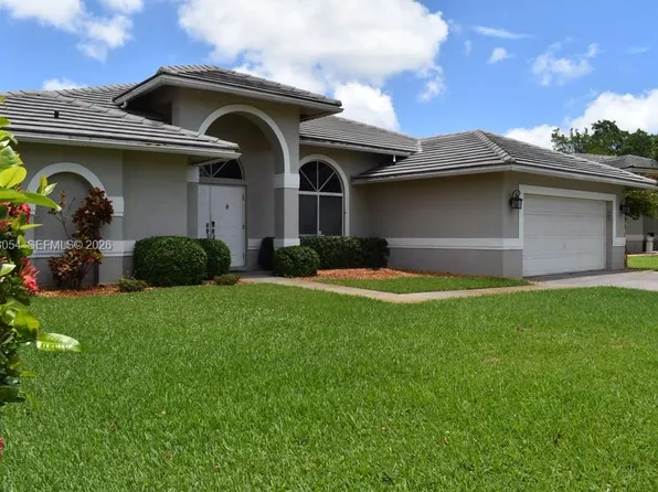 10205 SW 12th St, Pembroke Pines, FL 33025