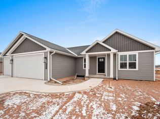 2051 Bear Paw Trl, Kaukauna, WI 54130