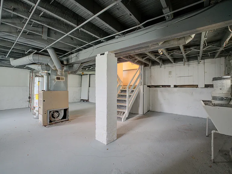 3241 E 116th St #1 — Photo 24