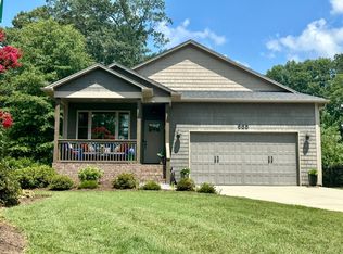 668 13th Avenue Pl NW, Hickory, NC 28601