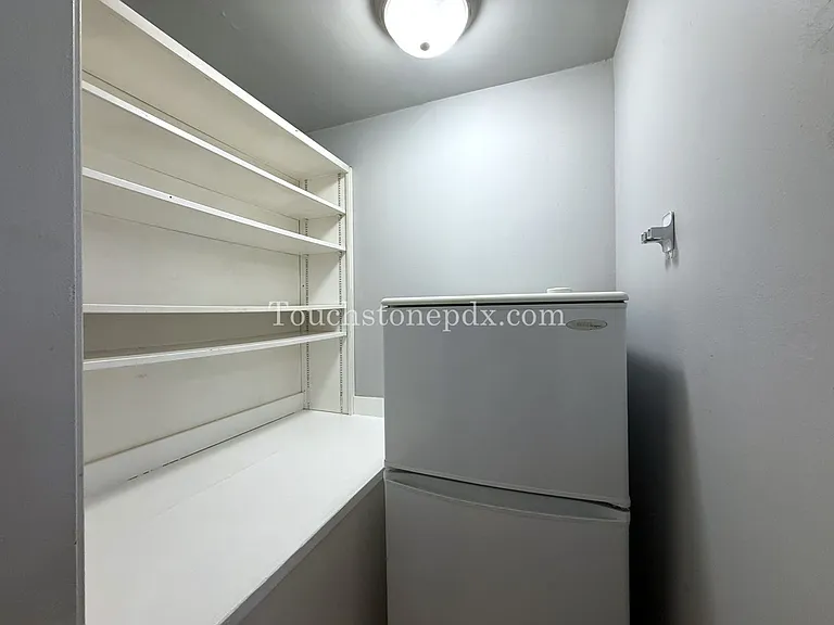 2424 NW Kearney St #15 — Photo 1