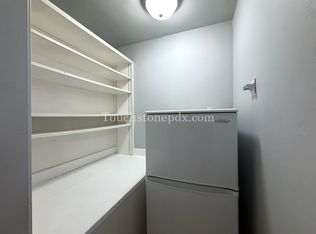 2424 NW Kearney St APT 15, Portland, OR