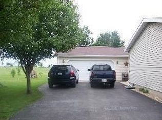 1020 E Bogardus St, Paxton, IL 60957