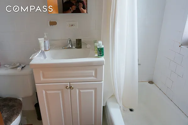 Rented by Compass | media 19