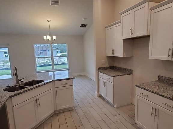 4th image of 571 Windermere Dr