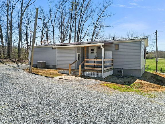 5th image of 645 & 647 Seaton Rd