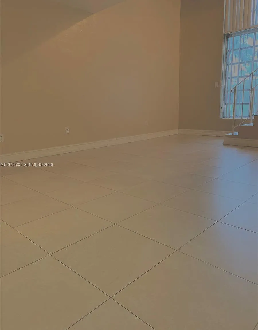 Castle Apts Condo — Photo 3