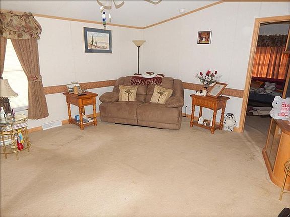 2nd image of 383 White Oak Ln
