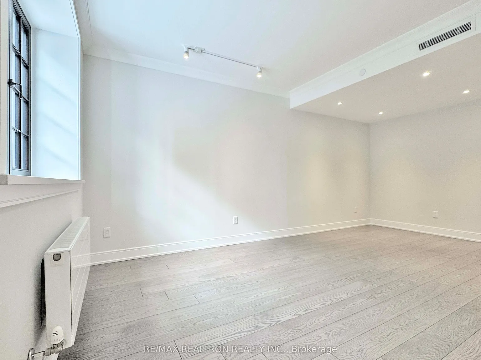 Studio, $2,395 — Photo 3