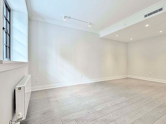 3rd image of 2 Clarendon Ave #105