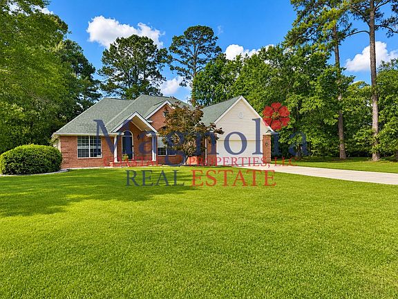 3rd image of 723 Oxford Dr