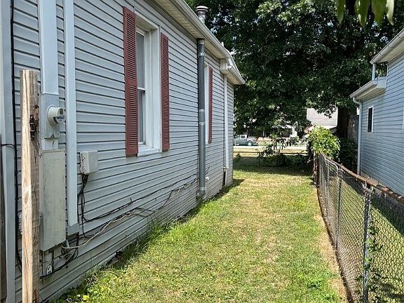 2nd image of 1440 Madison St