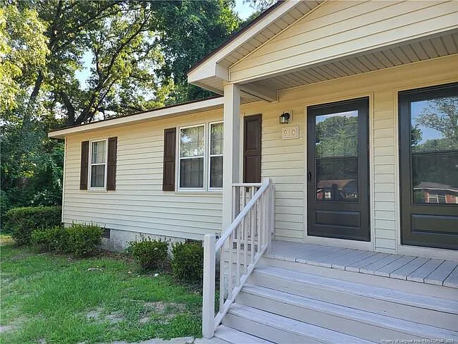 910 Miller Ave #910