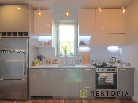 5th image of 1038 Greene Ave #303