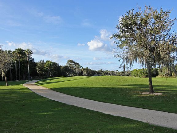 3rd image of 534 Royal Palm Pl