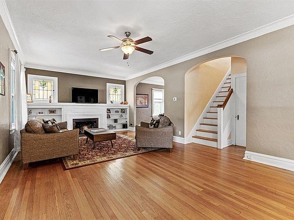 5th image of 7575 Hiawatha Ave