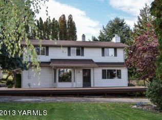 1813 Naches Heights Rd, Yakima, WA 98908