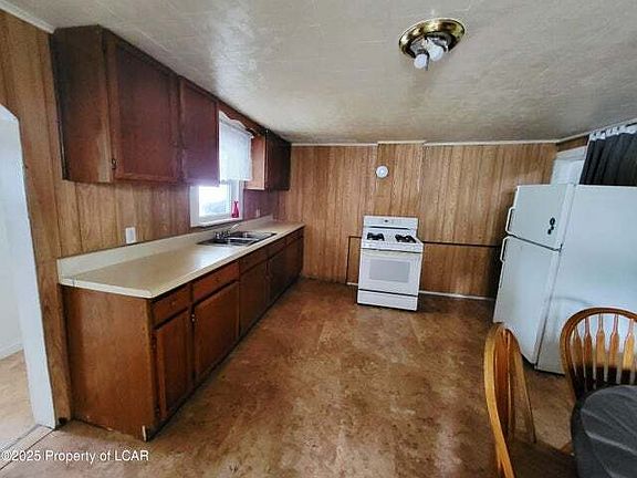 2nd image of 779 Main St #11398740