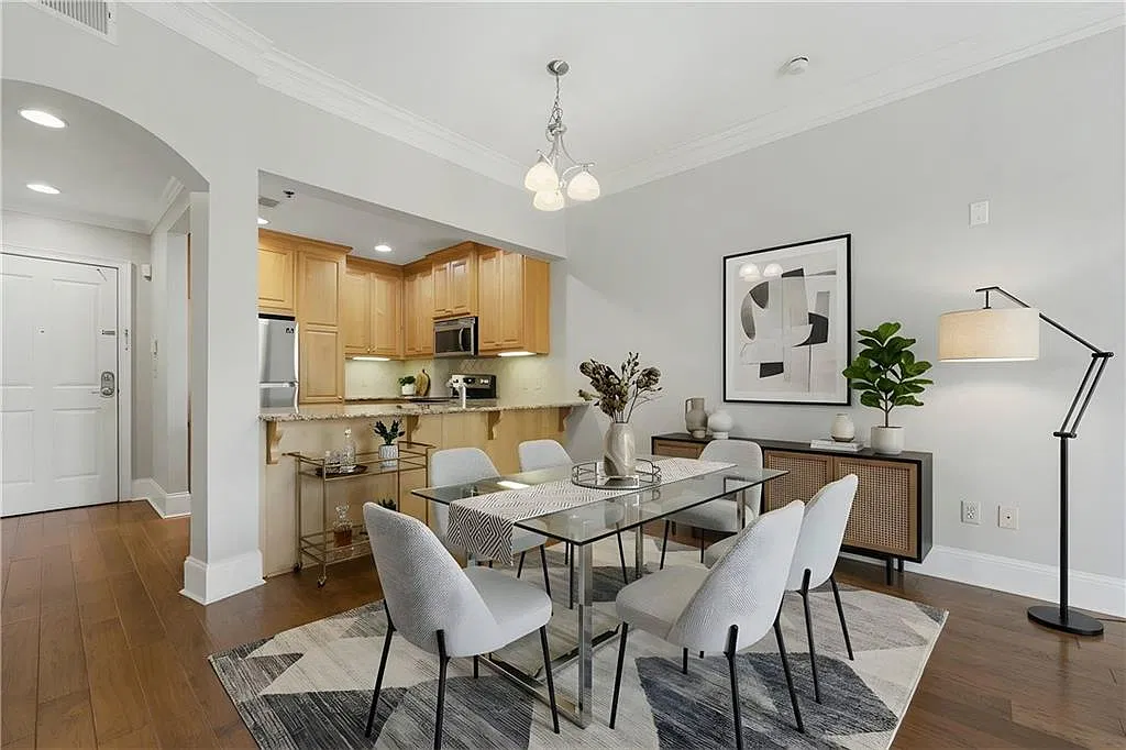 2 bed, 2.0 bath, 1157 sqft, $2,200 — Photo 2