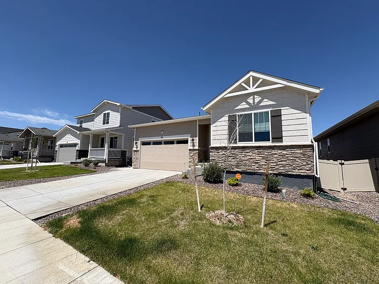311 W Owen Ave — Photo 2