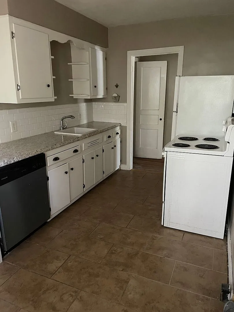 2 bedroom 1 bath in Midtown near Peabody and Cooper — Photo 2