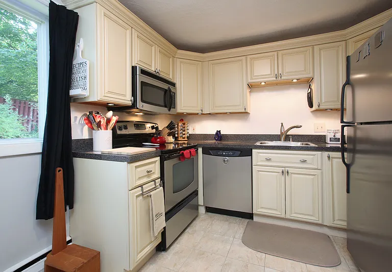 35 Jacqueline Rd #B — Photo 1