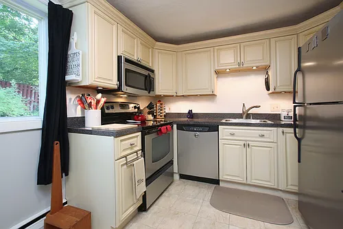 35 Jacqueline Rd #B Photo 1