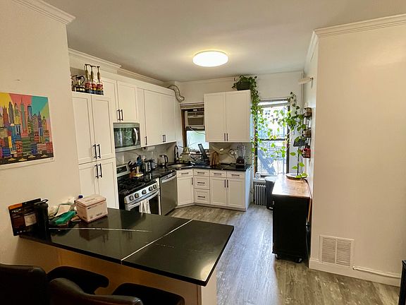2nd image of 486 1/2 7th Ave APT 1