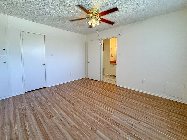 1755 Purdue Ave. — Photo 57