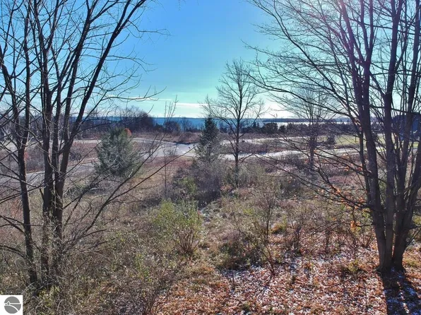 2155 N Belanger Creek Dr #6, Suttons Bay, MI 49682