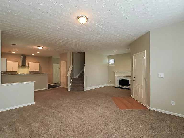 3030 Raven Trce — Photo 5