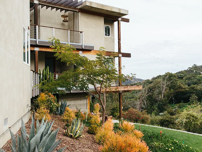 Medley Ln — Photo 16