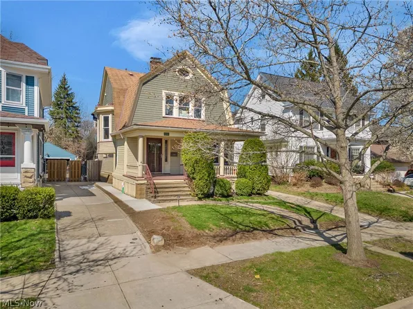 1200 Marlowe Ave, Lakewood, OH 44107