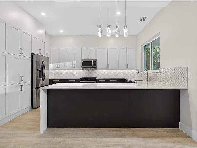 207 Athens St — Photo 25