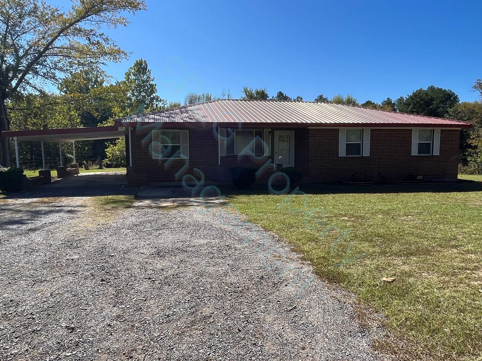 3 bed, 1.5 bath, 1456 sqft, $1,025 — Photo 1