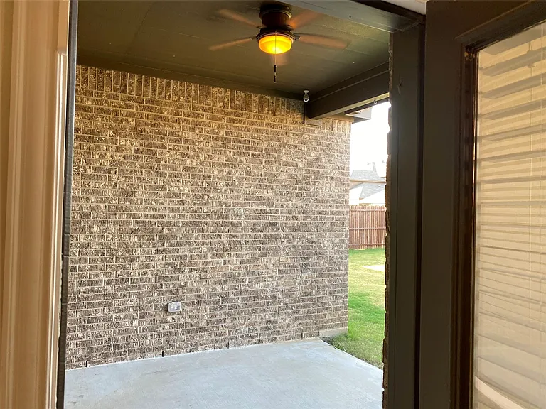 282 Hilltop Dr — Photo 16
