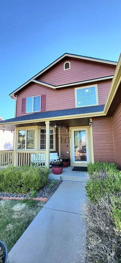 Beautiful 5-Bedroom Centennial Home with Finished Basement and Spacious Backyard — Photo 1