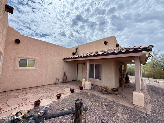 3rd image of 425 N Roadrunner Pl