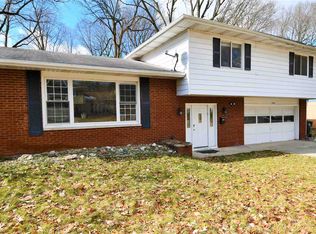 1160 Echo Dr, South Bend, IN