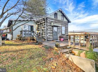 38 W Penn St, Lenhartsville, PA 19534